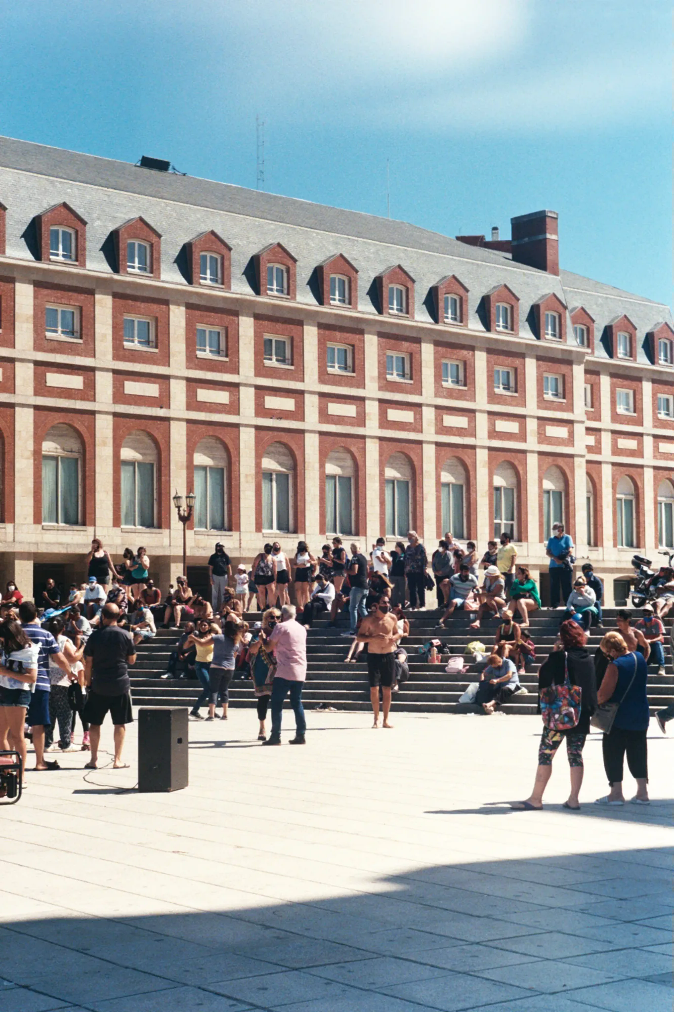 Description of photo 1